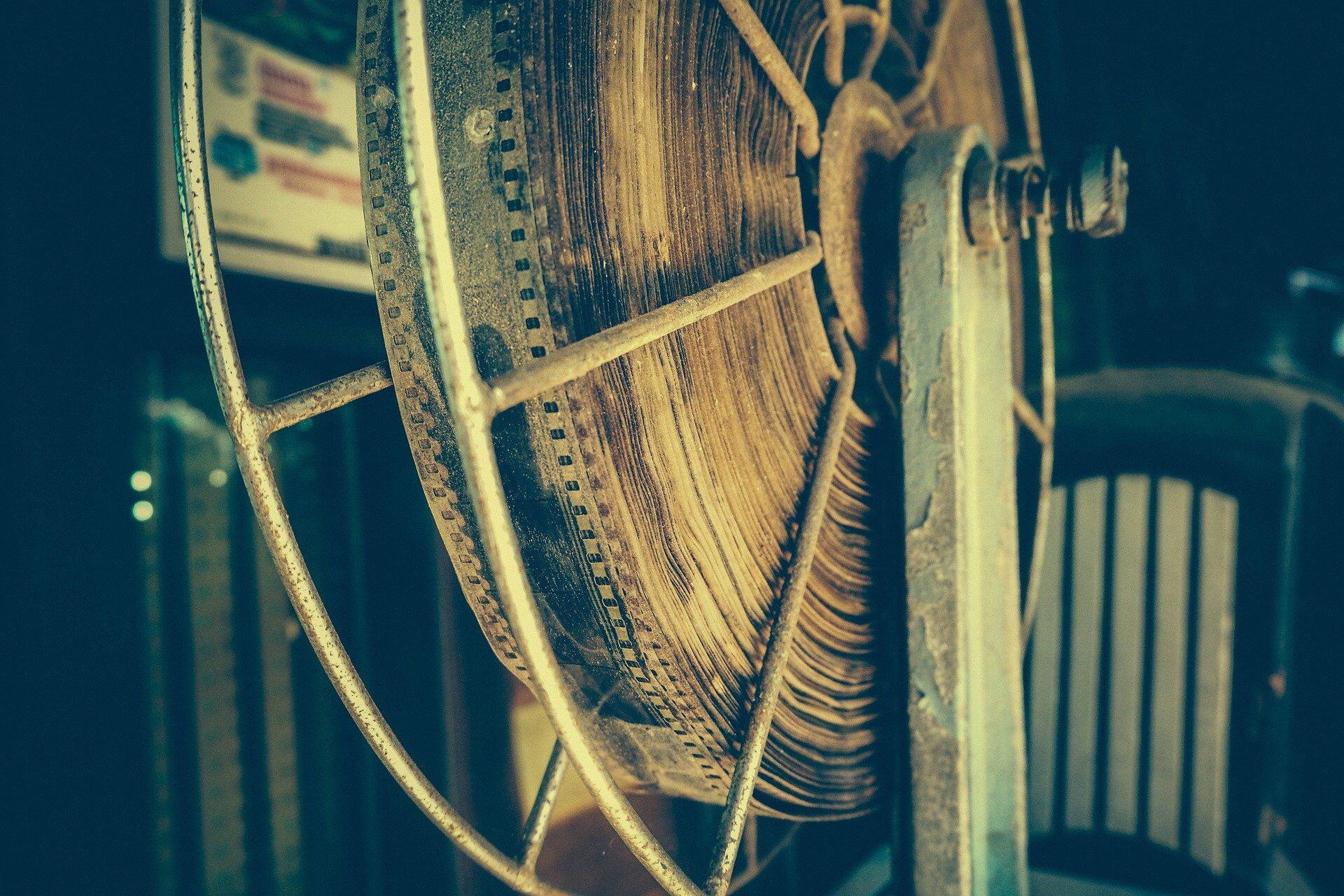 VIDEOSUR - analogue-2974647-1920.jpg